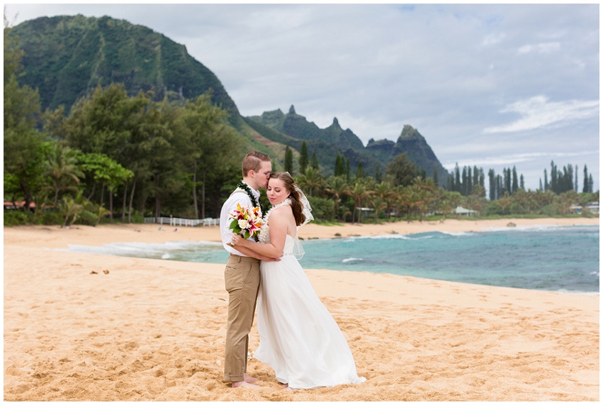 Stunning Tunnels Beach Kauai Wedding in Hawaii by Destination Wedding Photorgapher Samantha Laffoon_0120.jpg
