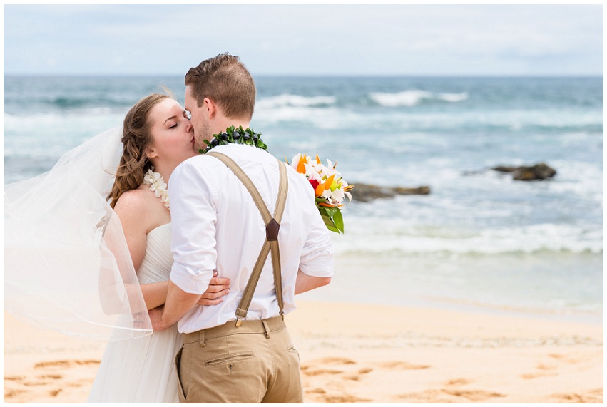 Stunning Tunnels Beach Kauai Wedding in Hawaii by Destination Wedding Photorgapher Samantha Laffoon_0129.jpg