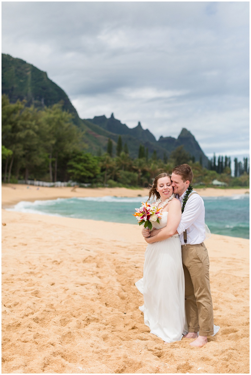 Stunning Tunnels Beach Kauai Wedding in Hawaii by Destination Wedding Photorgapher Samantha Laffoon_0134.jpg