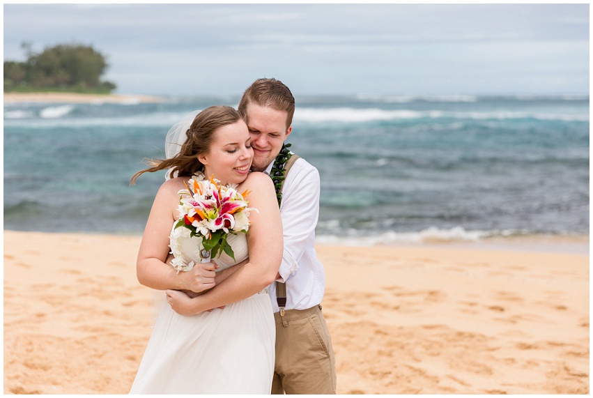 Stunning Tunnels Beach Kauai Wedding in Hawaii by Destination Wedding Photorgapher Samantha Laffoon_0135.jpg
