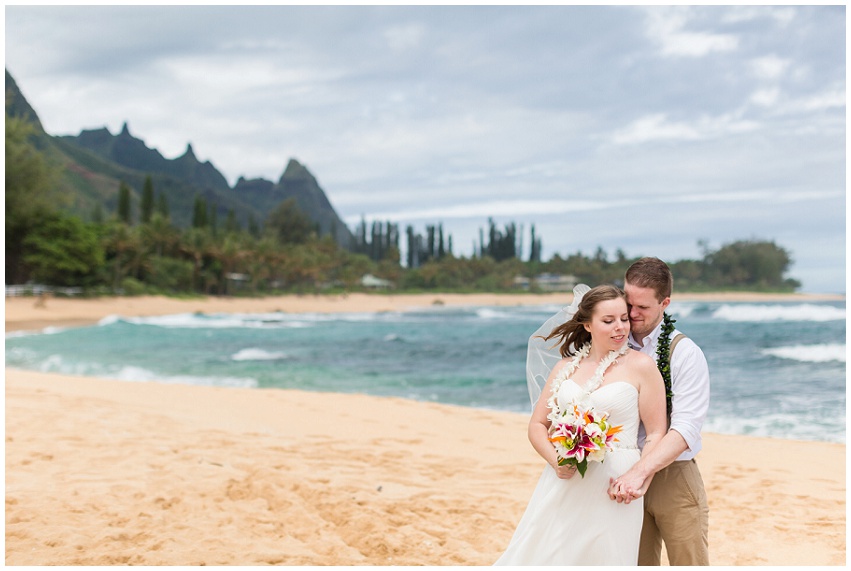 Stunning Tunnels Beach Kauai Wedding in Hawaii by Destination Wedding Photorgapher Samantha Laffoon_0136.jpg