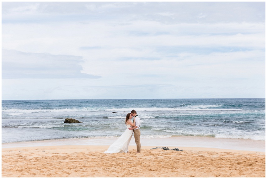 Stunning Tunnels Beach Kauai Wedding in Hawaii by Destination Wedding Photorgapher Samantha Laffoon_0140.jpg
