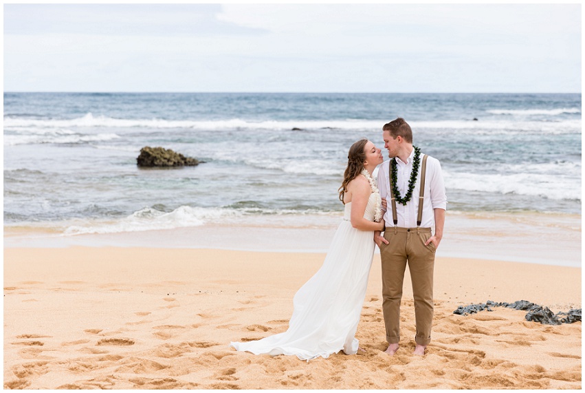 Stunning Tunnels Beach Kauai Wedding in Hawaii by Destination Wedding Photorgapher Samantha Laffoon_0141.jpg