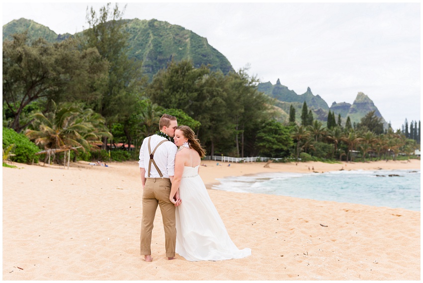 Stunning Tunnels Beach Kauai Wedding in Hawaii by Destination Wedding Photorgapher Samantha Laffoon_0145.jpg