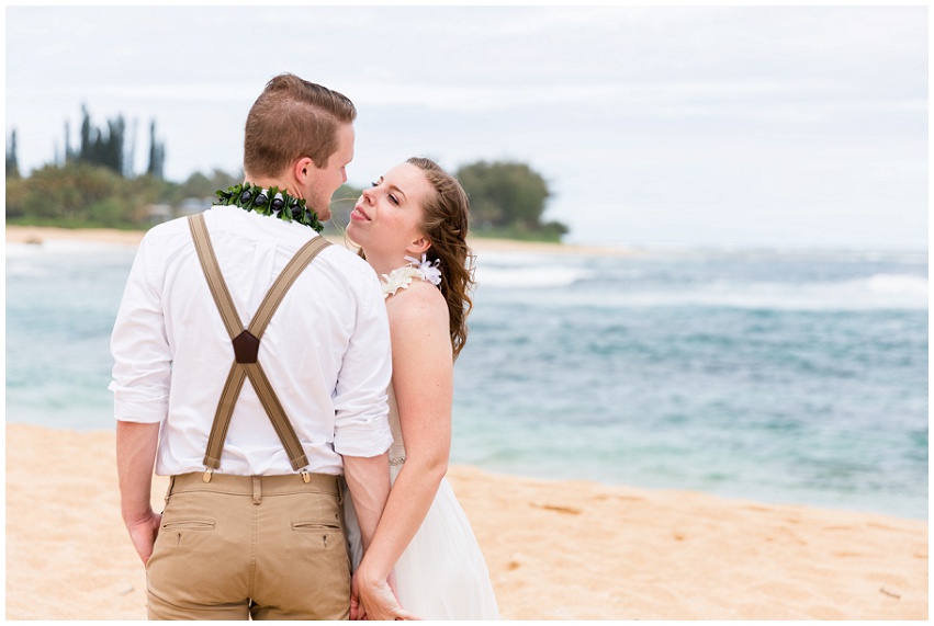 Stunning Tunnels Beach Kauai Wedding in Hawaii by Destination Wedding Photorgapher Samantha Laffoon_0146.jpg