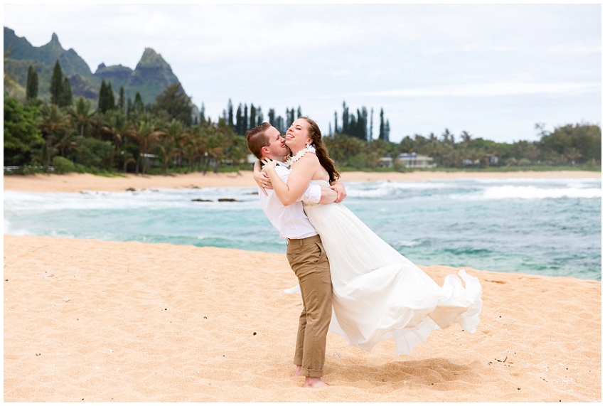 Stunning Tunnels Beach Kauai Wedding in Hawaii by Destination Wedding Photorgapher Samantha Laffoon_0149.jpg