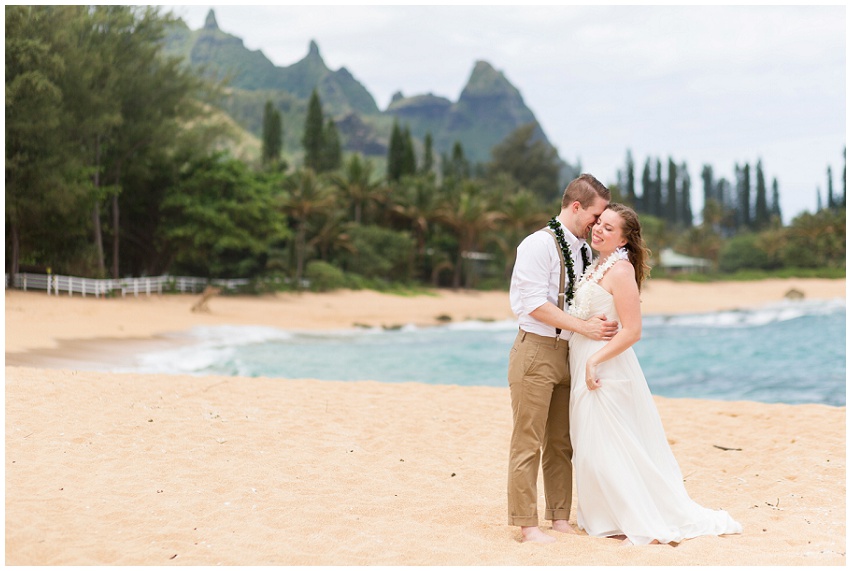 Stunning Tunnels Beach Kauai Wedding in Hawaii by Destination Wedding Photorgapher Samantha Laffoon_0153.jpg