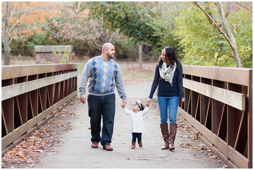 anchorage-trail-louisville-kentucky-anniversary-and-family-session-by-destination-anniversary-photographer-samantha-laffoon_0024